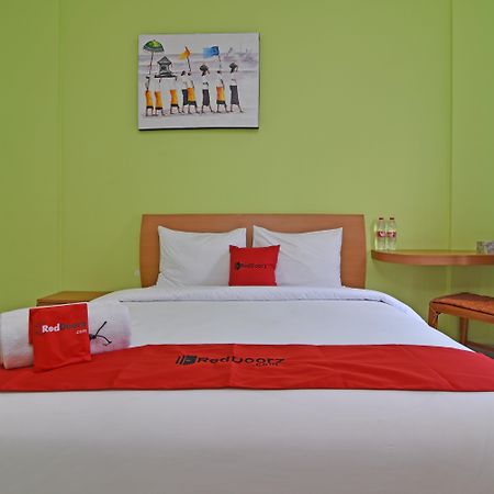 RedDoorz Plus @ Mahendradatta Denpasar Exteriör bild