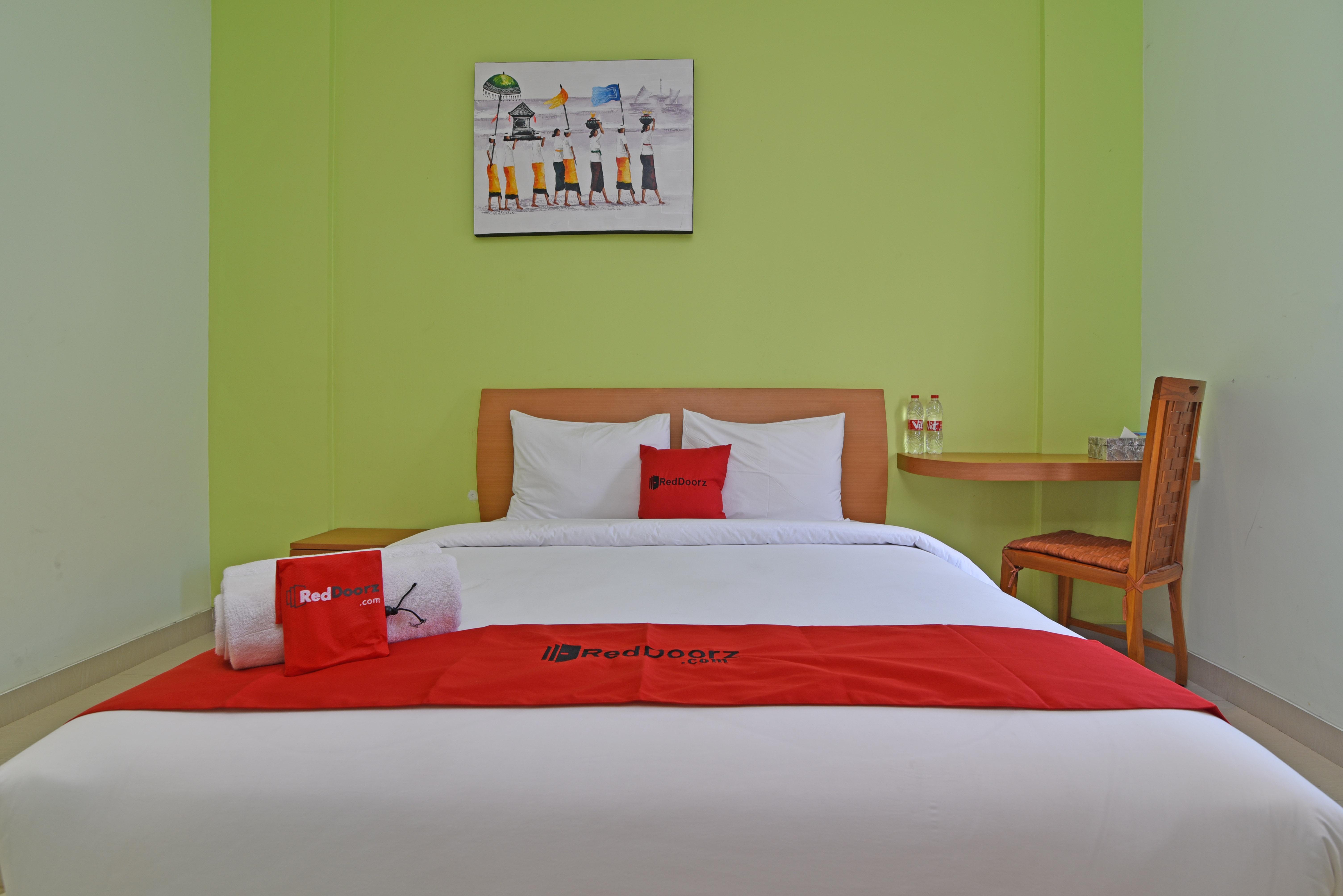 RedDoorz Plus @ Mahendradatta Denpasar Exteriör bild