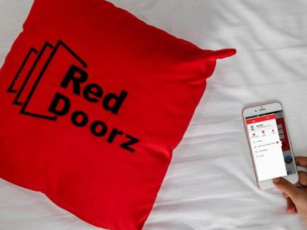 RedDoorz Plus @ Mahendradatta Denpasar Exteriör bild